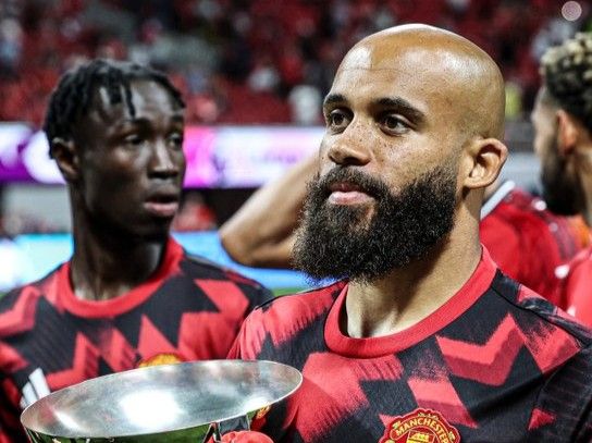 姆伯莫:球队现实目标是尽快重返欧战,曼联球迷令人疯狂