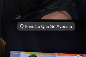 亚马尔女友晒照,相拥一起看西班牙情景喜剧