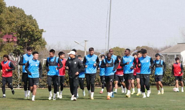 LOL赛事官网直播-阿奇姆彭30号!英博30人名单出炉 主力恐无大连土著 前5轮争拿5分