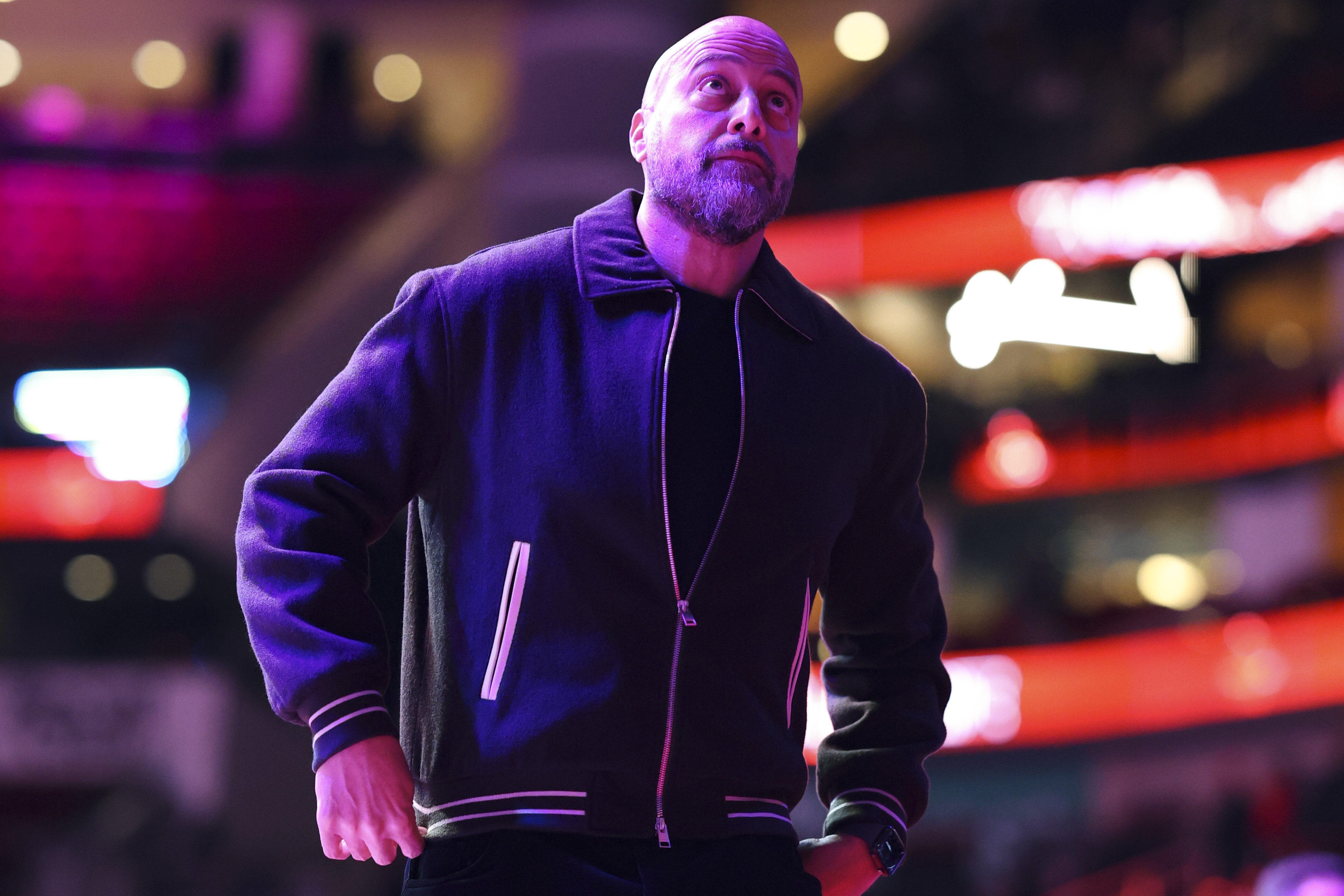 双功能入口-没剩几个小时了~目前还有9个队没有交易操作：火箭&amp;马刺&amp;雄鹿在列